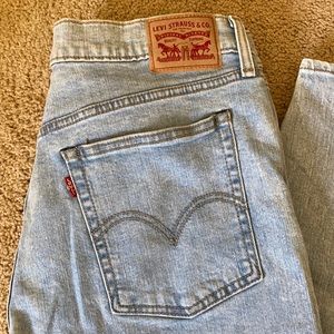Levi’s Wedgie Skinny SZ 32 - Worn once